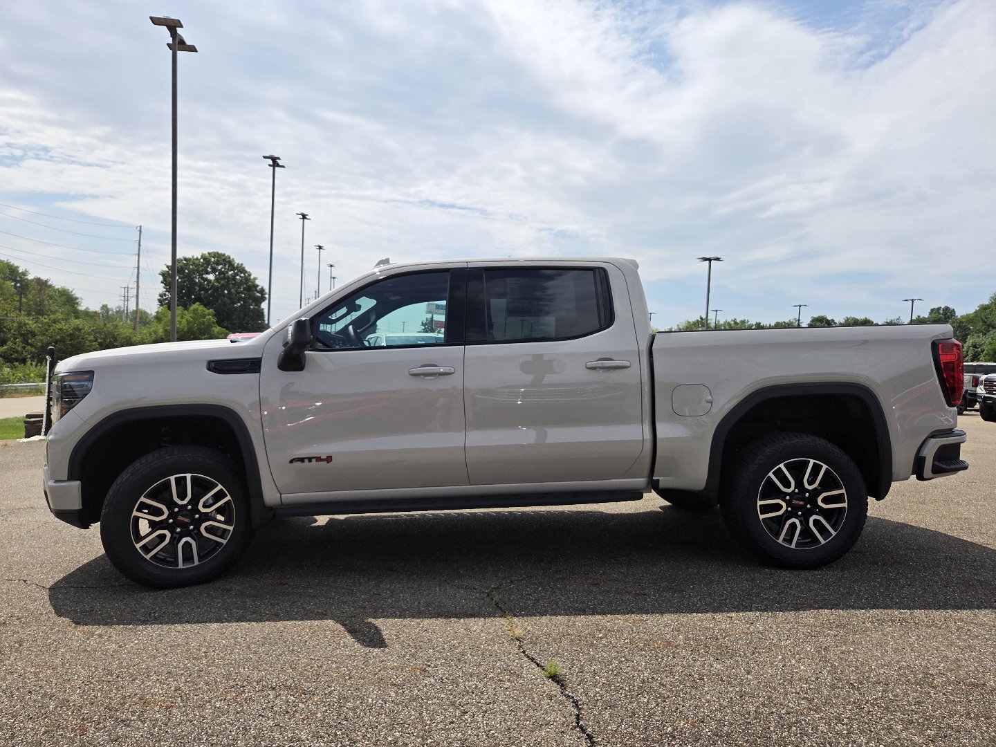 New 2026 GMC Sierra 1500 AT4 w/ AT4 Premium Package AWD/4WD image 16