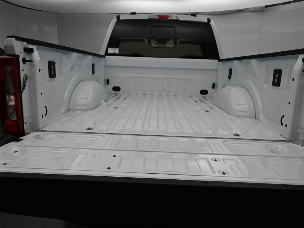 New 2026 Ford F250 XL w/ XL Chrome Package image 28