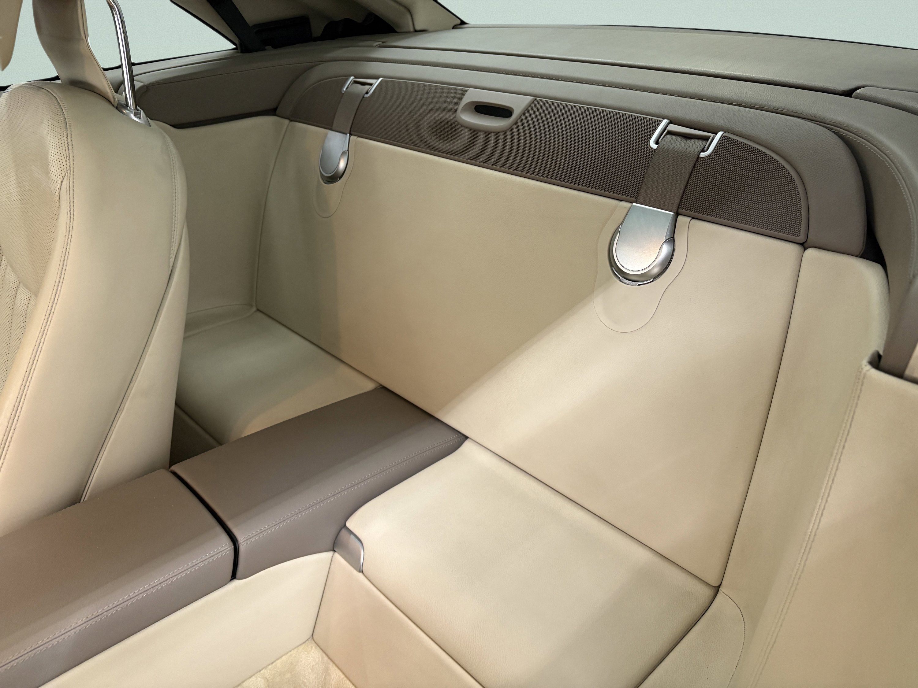 Used 2011 Mercedes-Benz SL 550 image 18