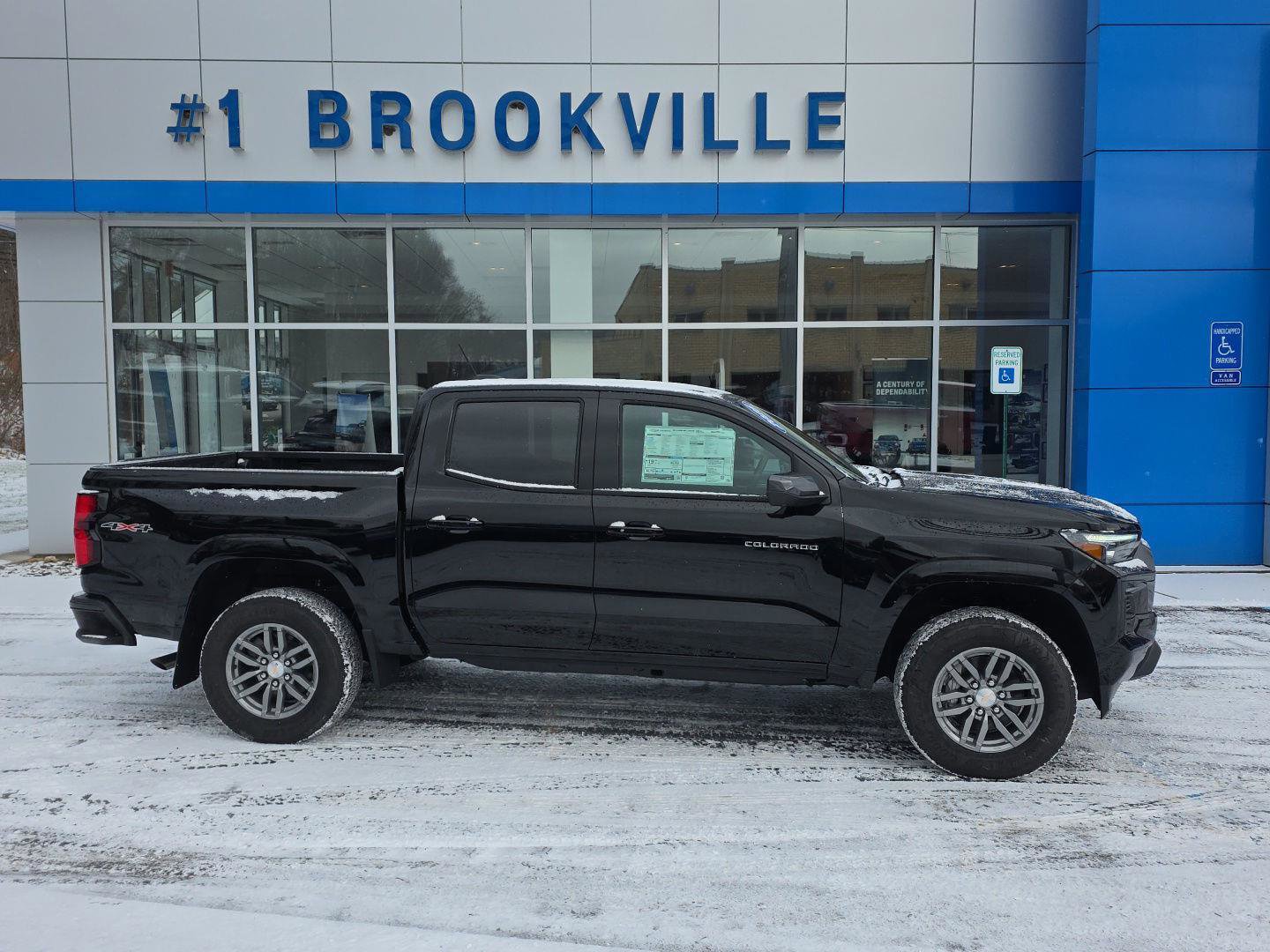 New 2025 Chevrolet Colorado LT w/ LT Convenience Package image 1