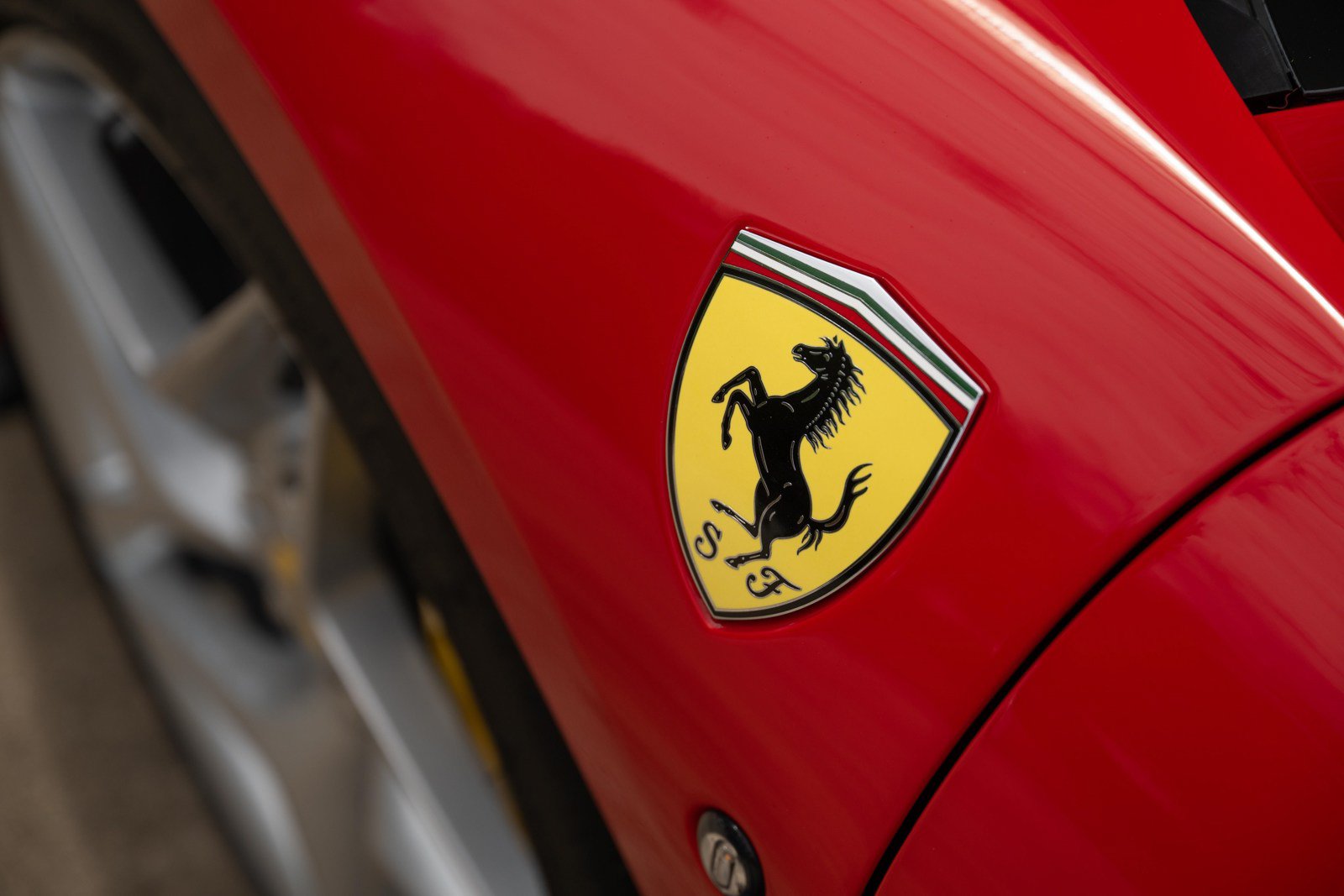 Used 2023 Ferrari F8 Tributo RWD image 16