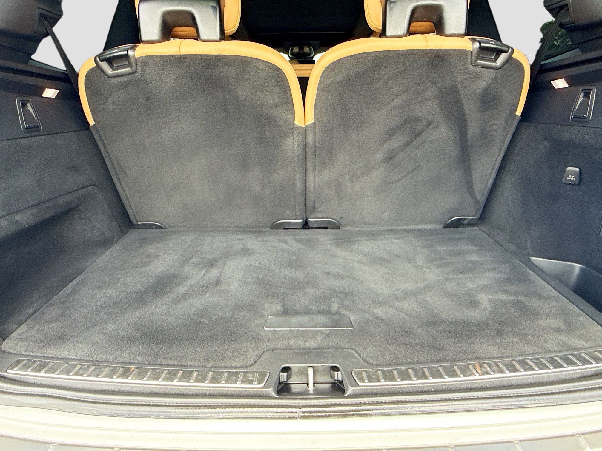 Used 2024 Volvo XC90 B6 Ultimate w/ Protection Package AWD/4WD image 12