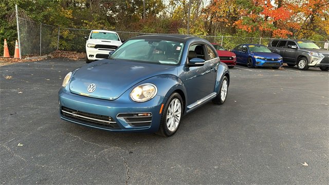 Used 2019 Volkswagen Beetle 2.0T SE image 2