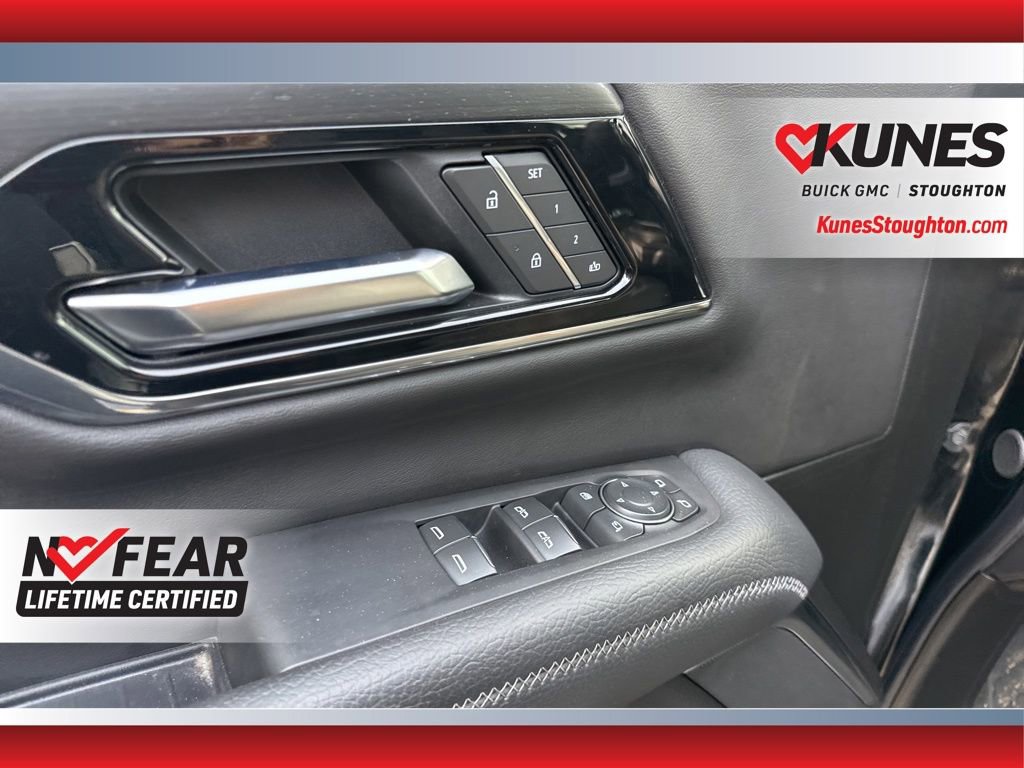 Used 2025 GMC Yukon Denali AWD/4WD image 25
