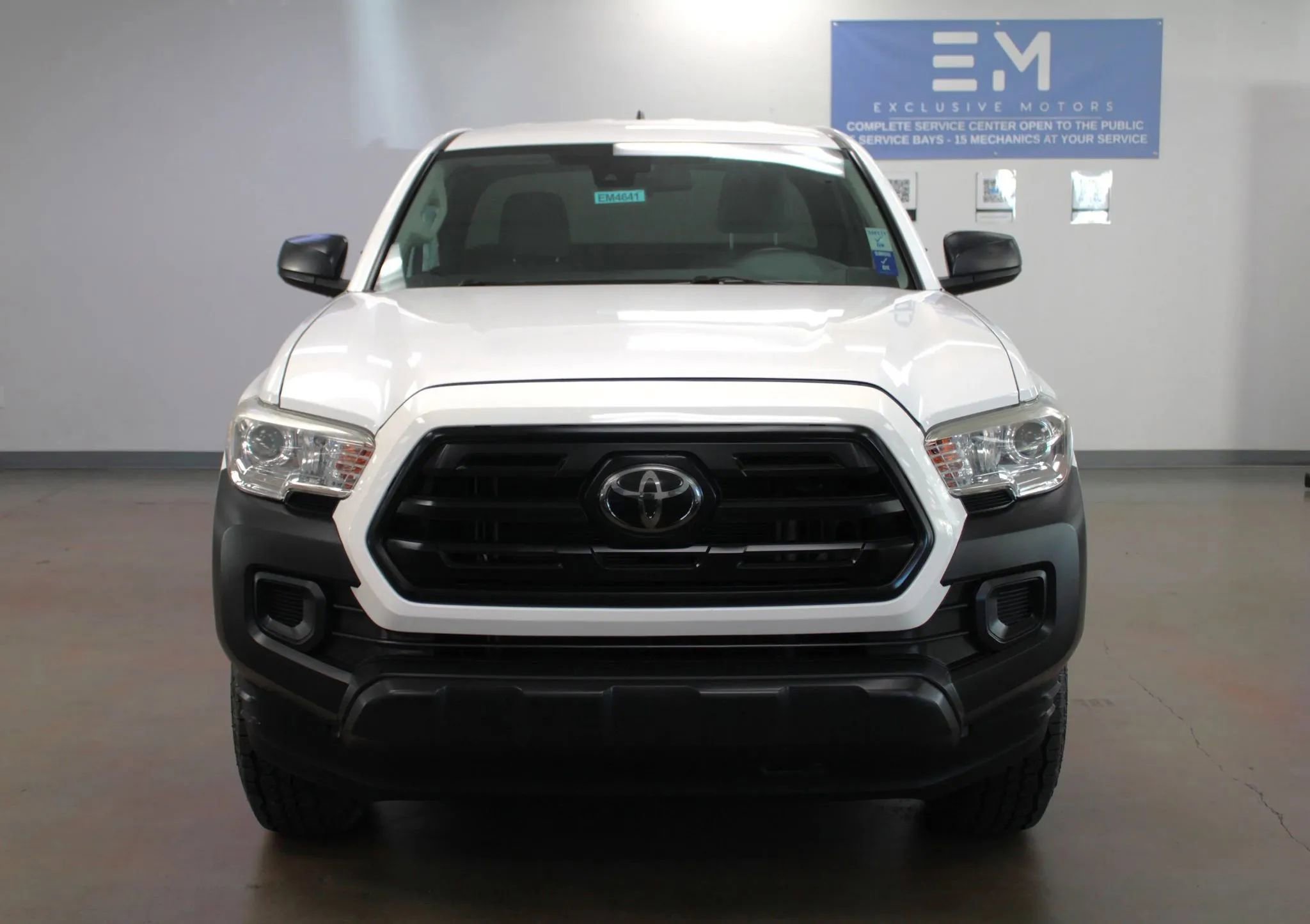 Used 2022 Toyota Tacoma SR image 2