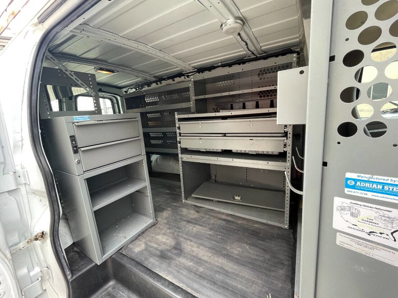 Used 2015 Chevrolet Express 2500 image 18