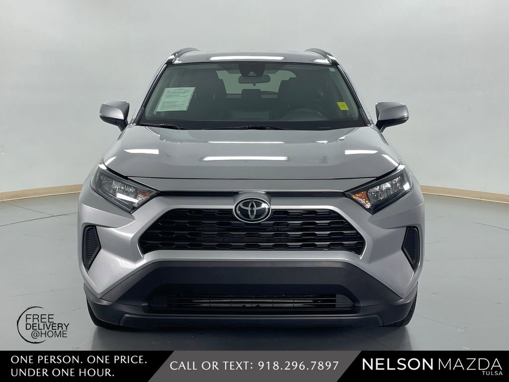 Used 2020 Toyota RAV4 LE AWD/4WD image 2