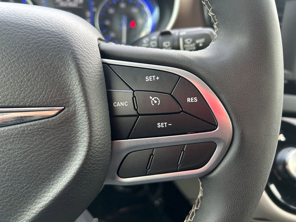 Used 2023 Chrysler Voyager LX image 21