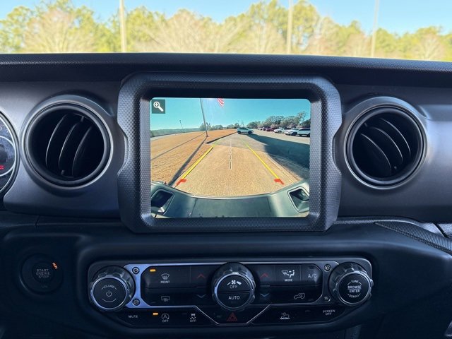 Used 2023 Jeep Gladiator Willys image 18