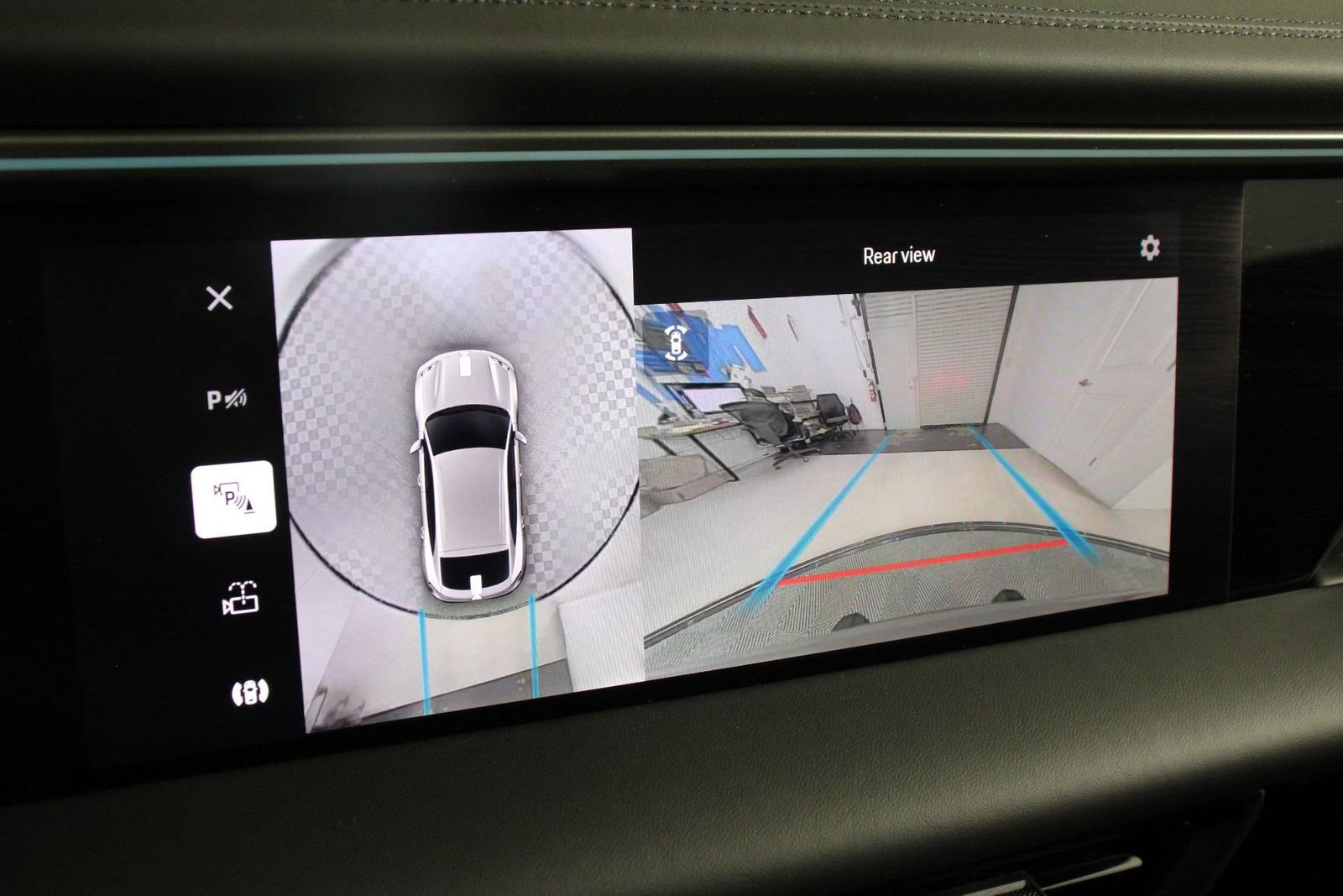 Certified 2025 Porsche Macan 4S Electric image 17