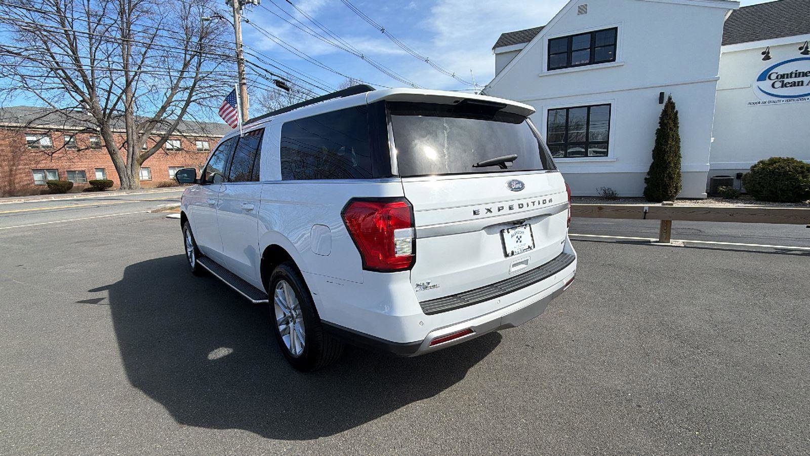 Used 2022 Ford Expedition Max XLT AWD/4WD image 5