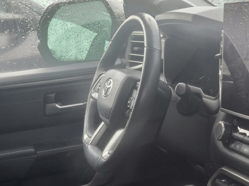 Used 2024 Toyota Tundra Limited AWD/4WD image 21