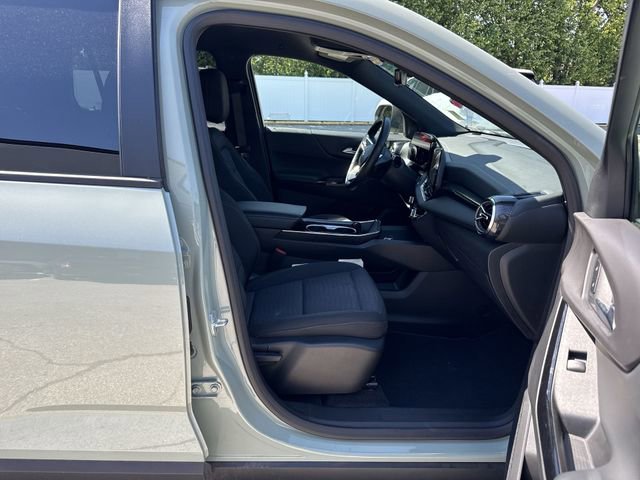 Used 2025 Chevrolet Equinox LT w/ Safety and Technology Package image 27