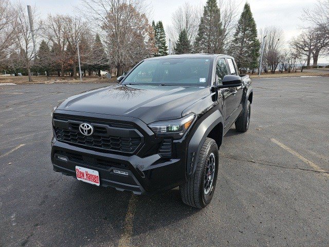 Used 2024 Toyota Tacoma TRD Off-Road image 2