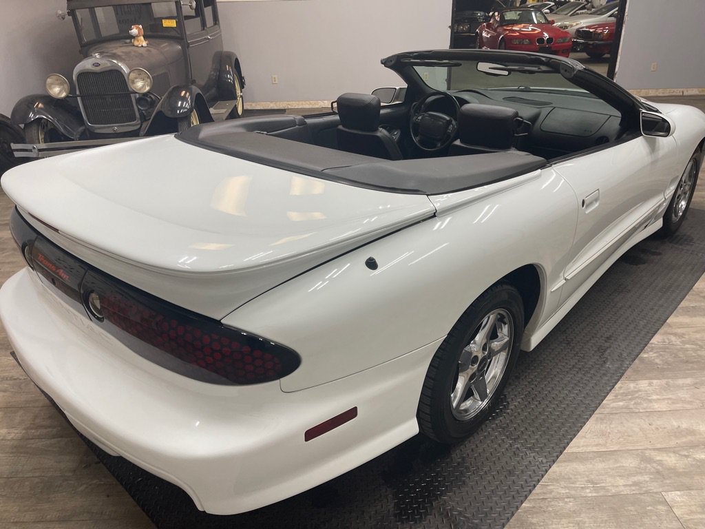 Used 2000 Pontiac Firebird Trans Am RWD image 11