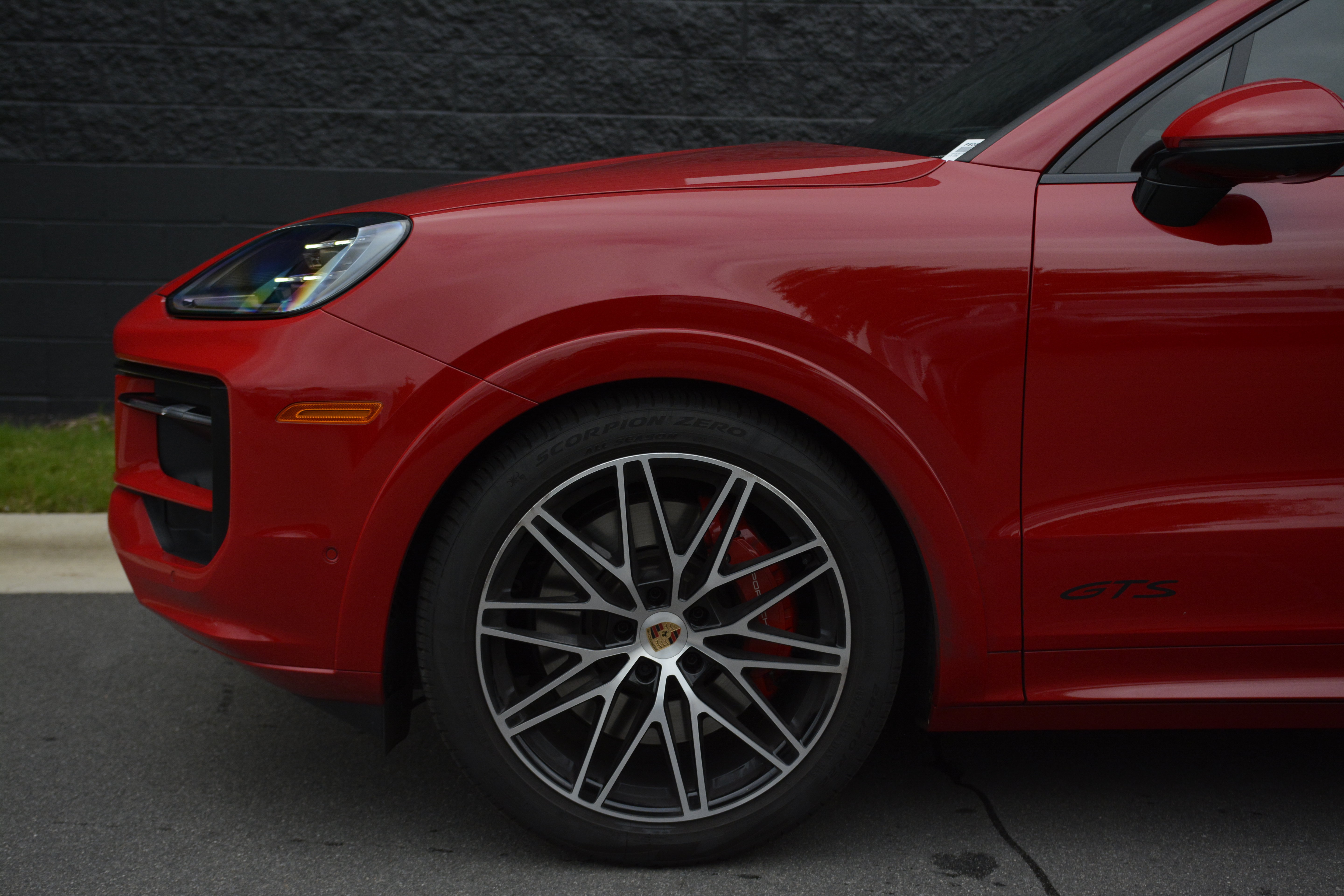 Certified 2025 Porsche Cayenne GTS AWD/4WD image 40