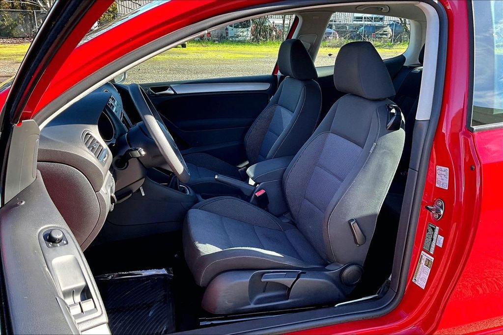 Used 2012 Volkswagen Golf 2-Door image 9