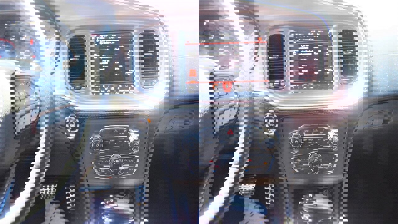 Used 2019 Dodge Charger R/T w/ Plus Group RWD image 20