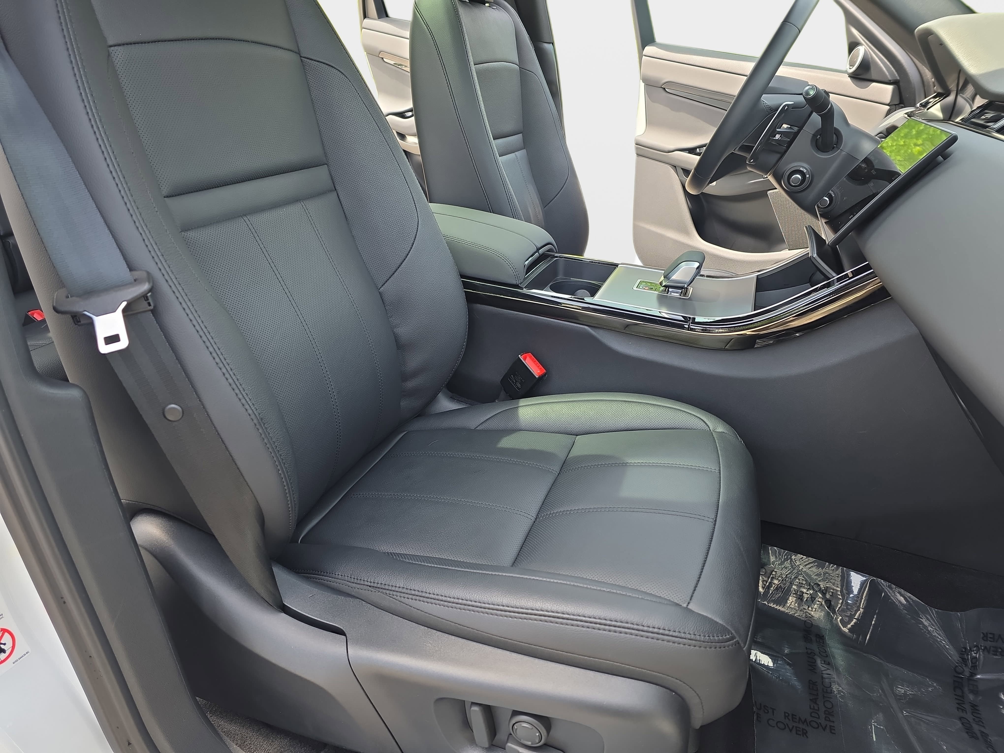Certified 2025 Land Rover Range Rover Evoque Dynamic SE image 10