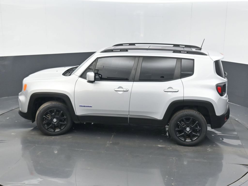 Certified 2020 Jeep Renegade Latitude w/ Cold Weather Group image 41