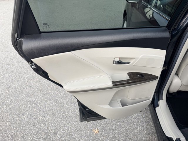 Used 2013 Toyota Venza XLE image 32