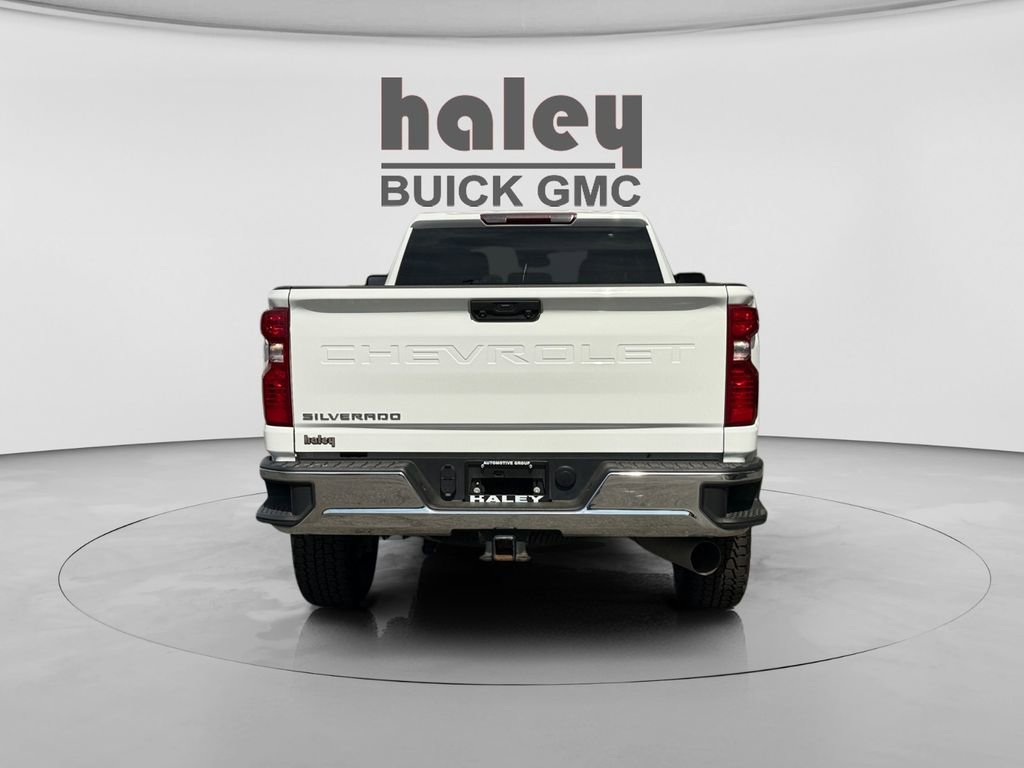 Used 2024 Chevrolet Silverado 3500 W/T AWD/4WD image 4