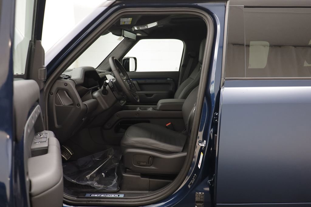 New 2026 Land Rover Defender 110 OCTA image 5