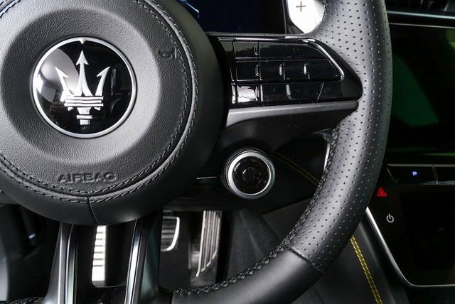 New 2026 Maserati Grecale Modena image 11