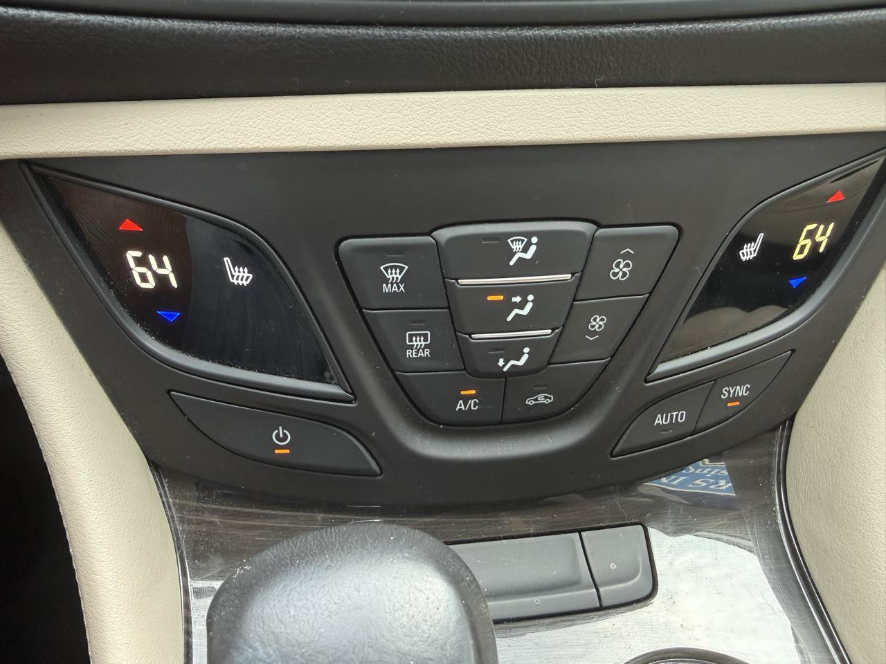 Used 2019 Buick Envision Essence AWD/4WD image 19