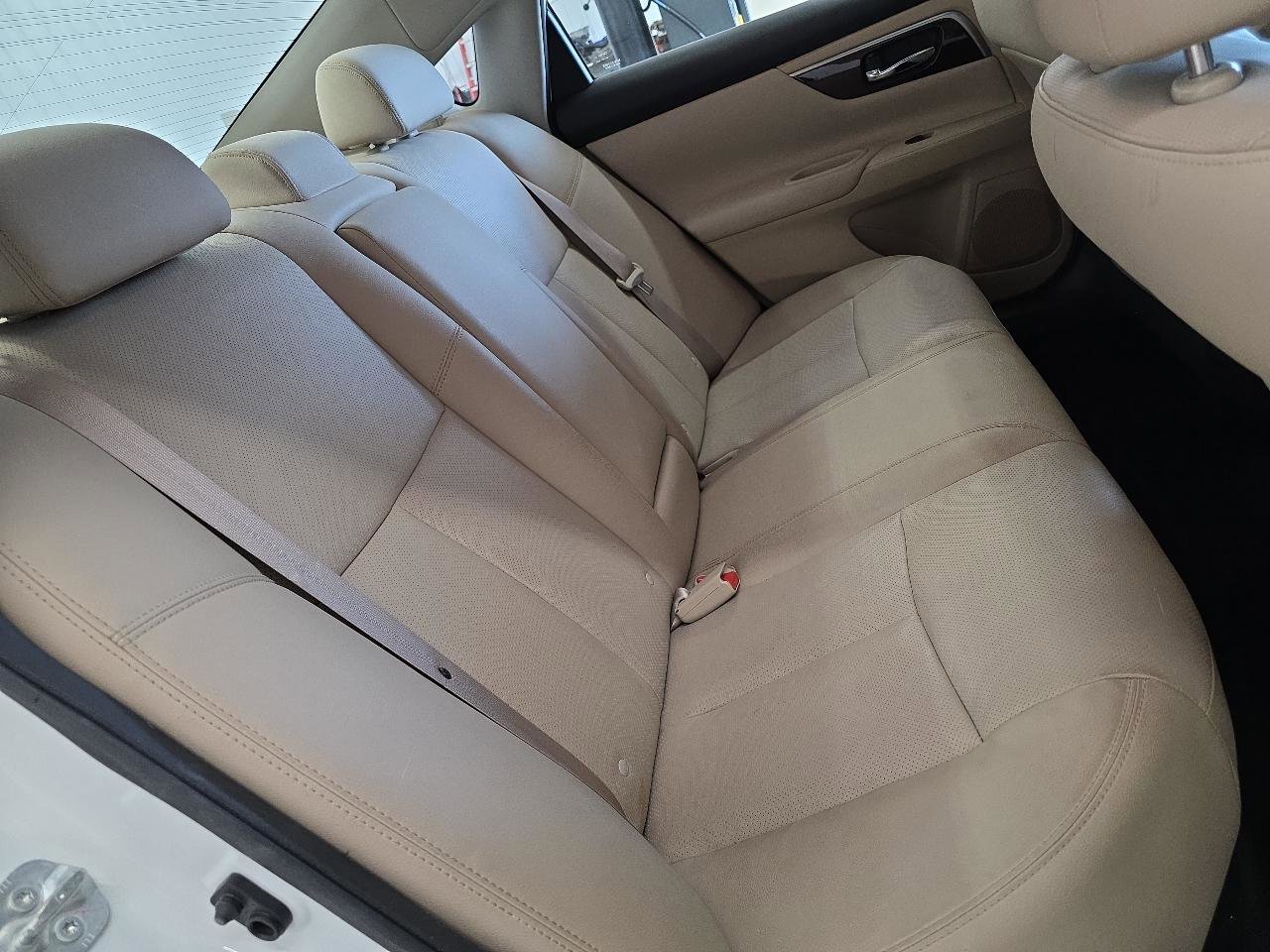 Used 2015 Nissan Altima 2.5 SL w/ Technology Package FWD image 37