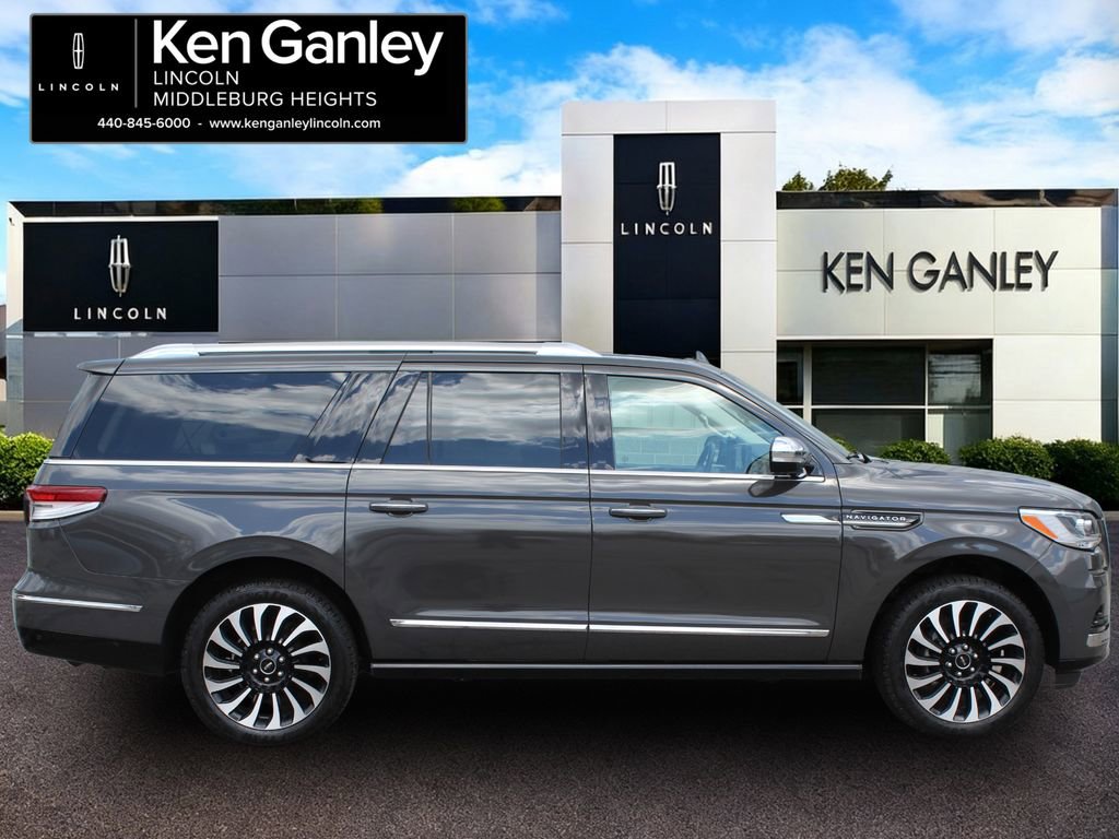 Used 2022 Lincoln Navigator L Black Label AWD/4WD image 8