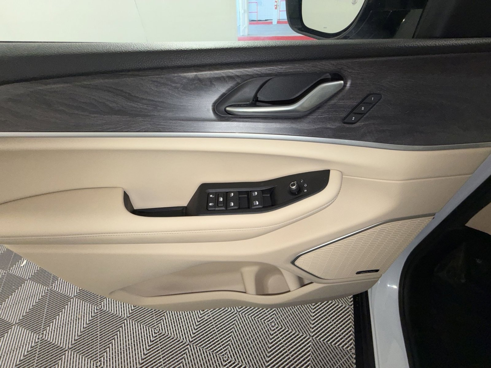 Used 2022 Jeep Grand Cherokee L Limited image 15