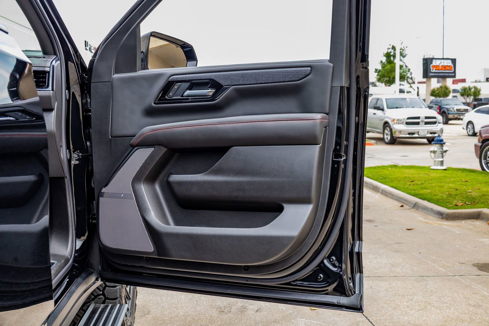 Used 2026 GMC Yukon AT4 Ultimate w/ LPO, Floor Liner Package image 40