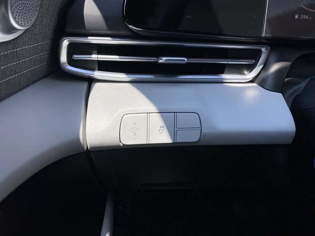 New 2026 Hyundai Elantra Limited FWD image 19