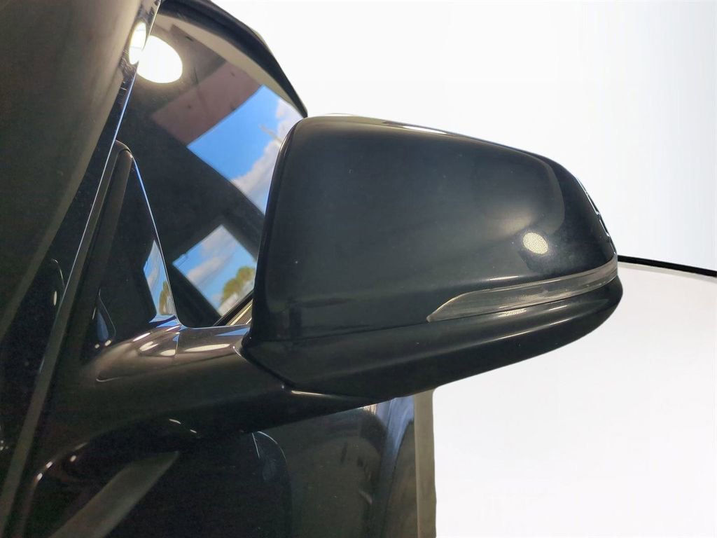 Used 2022 BMW Z4 sDrive30i w/ Driving Assistance Package image 12