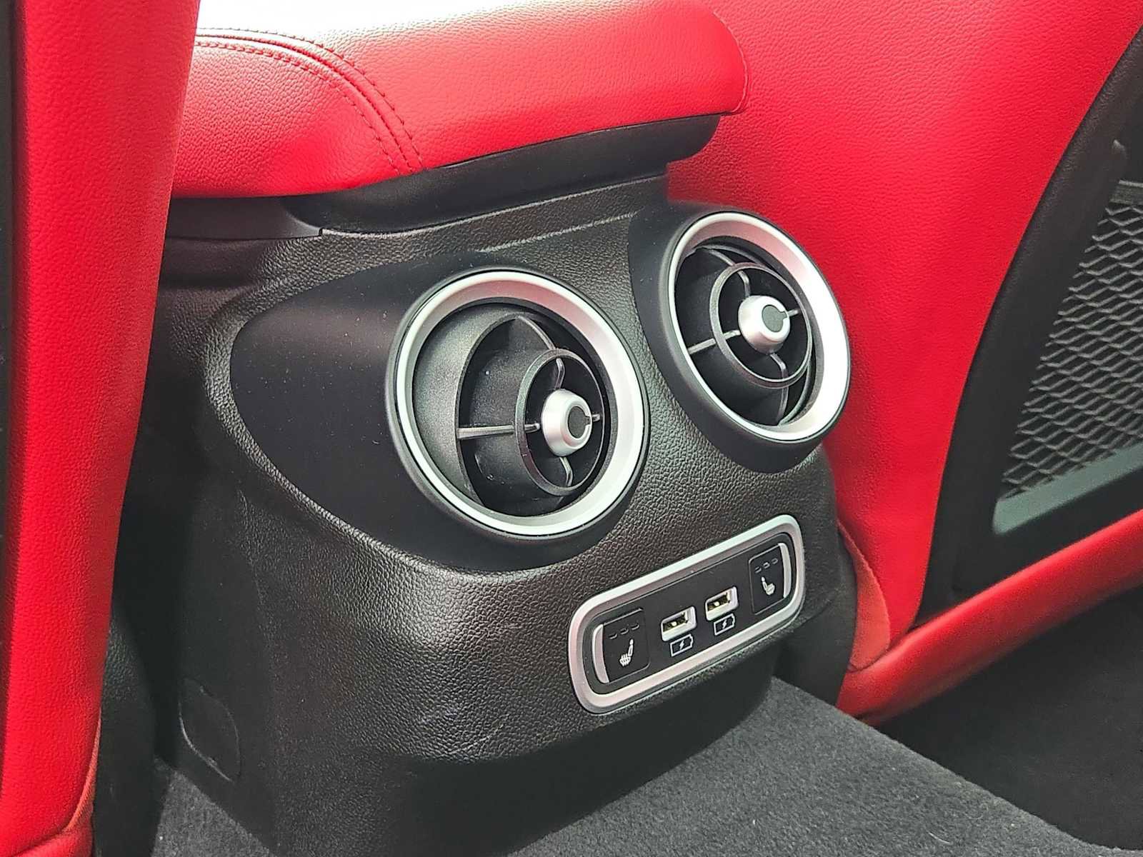 Used 2022 Alfa Romeo Giulia Veloce RWD image 23