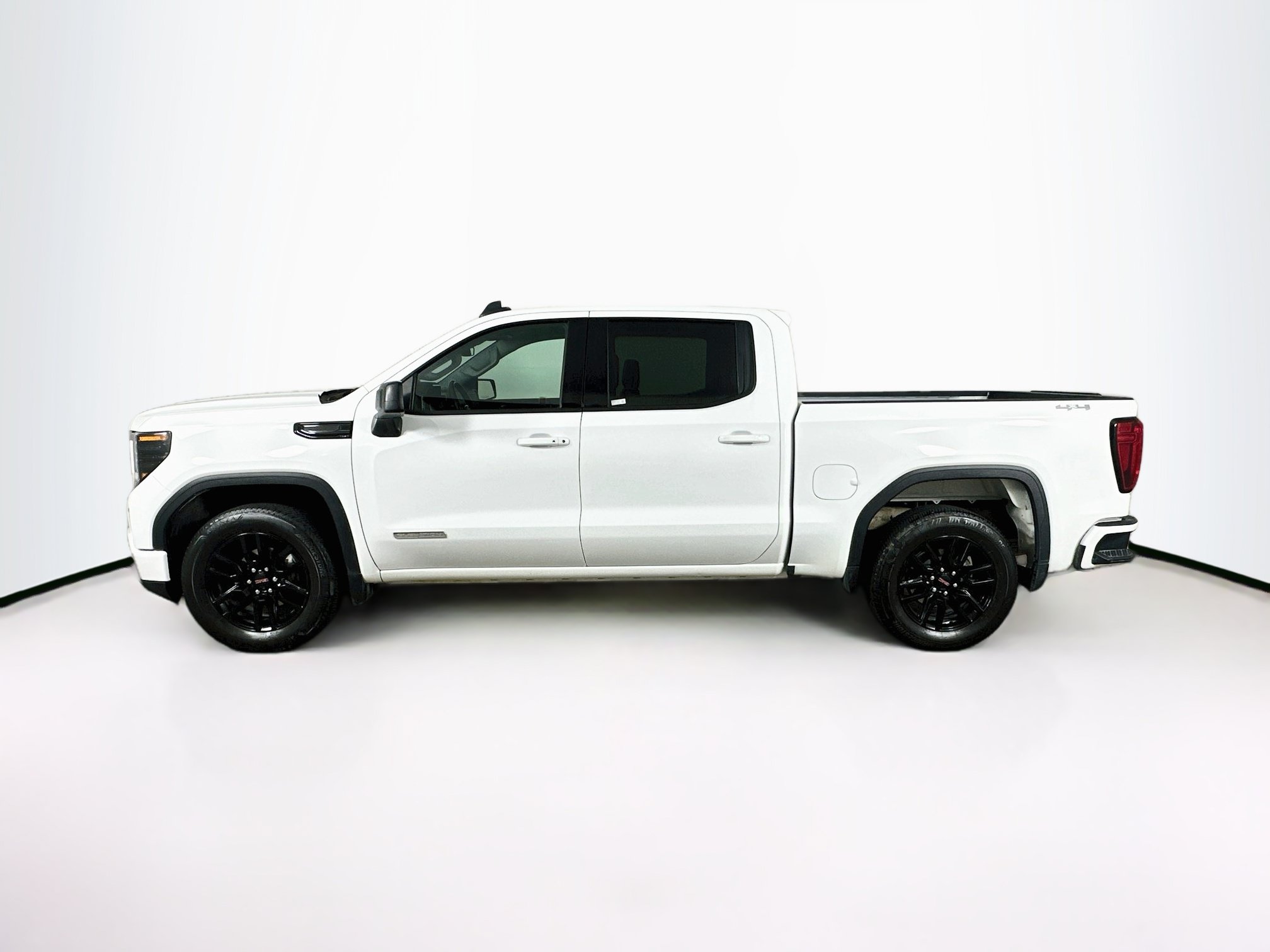 Used 2024 GMC Sierra 1500 Elevation AWD/4WD image 4