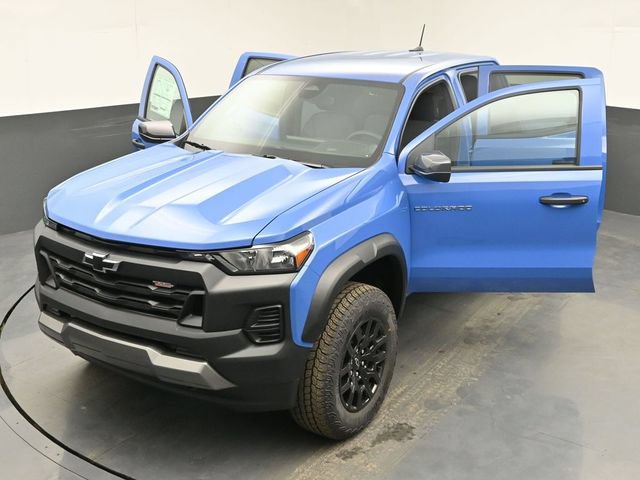 Used 2025 Chevrolet Colorado Trail Boss AWD/4WD image 37