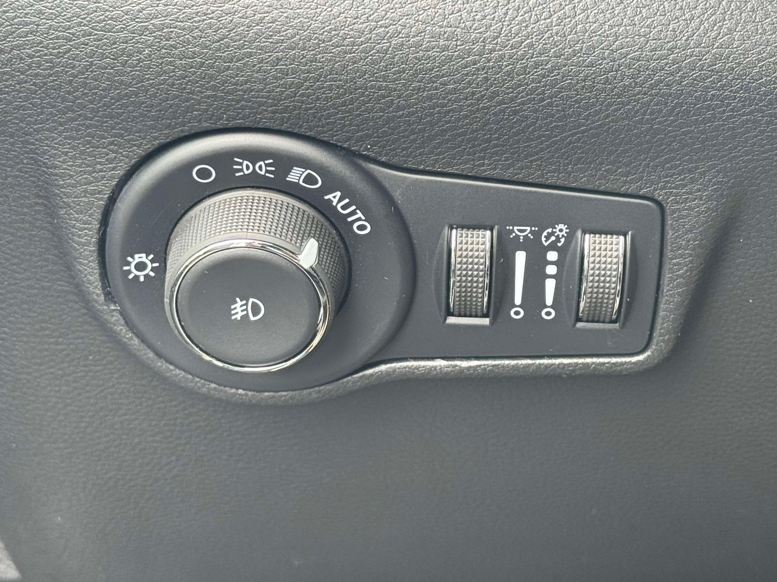 Used 2026 Jeep Compass Limited AWD/4WD image 19