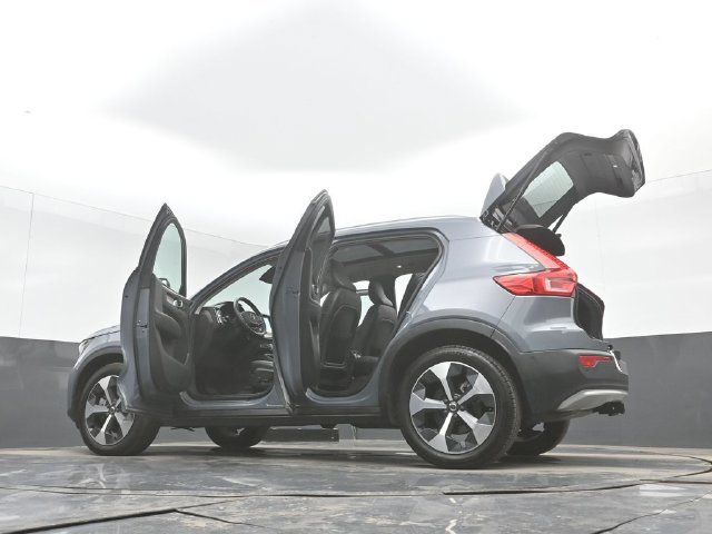 Used 2023 Volvo XC40 B4 Ultimate FWD image 48