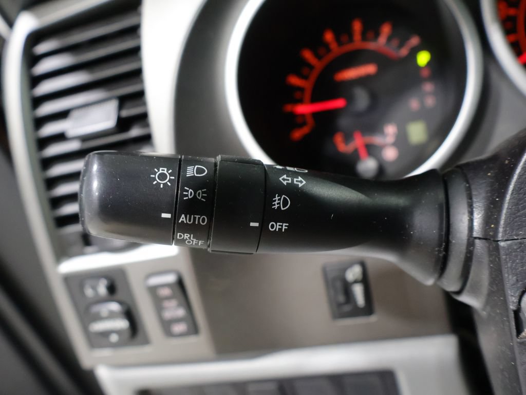 Used 2016 Toyota Sequoia SR5 AWD/4WD image 33