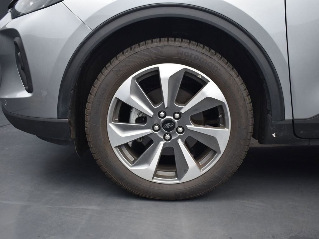 Used 2024 Ford Escape Platinum image 8