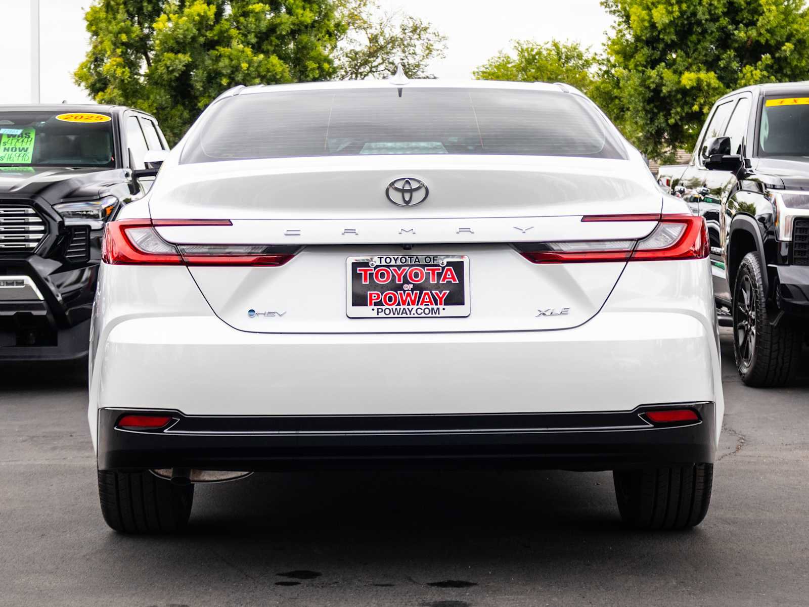 Used 2026 Toyota Camry XLE FWD image 9