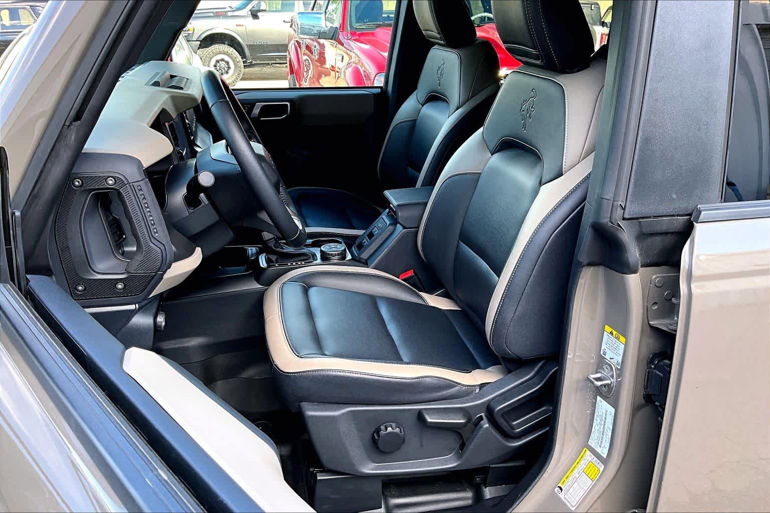 Used 2025 Ford Bronco Big Bend w/ Black Diamond Package image 14