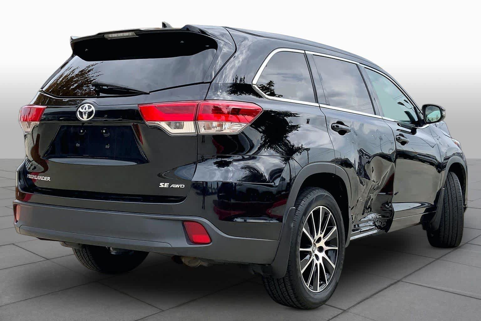 Used 2018 Toyota Highlander SE AWD/4WD image 13