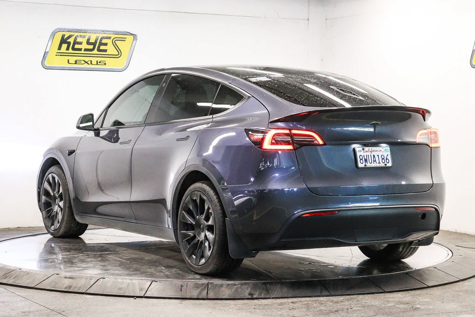 Used 2021 Tesla Model Y Long Range AWD/4WD image 2