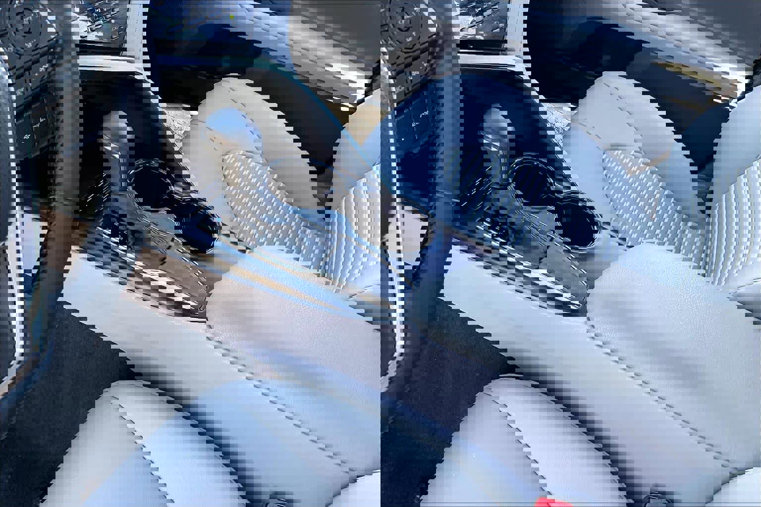 Used 2020 Toyota Camry SE image 14