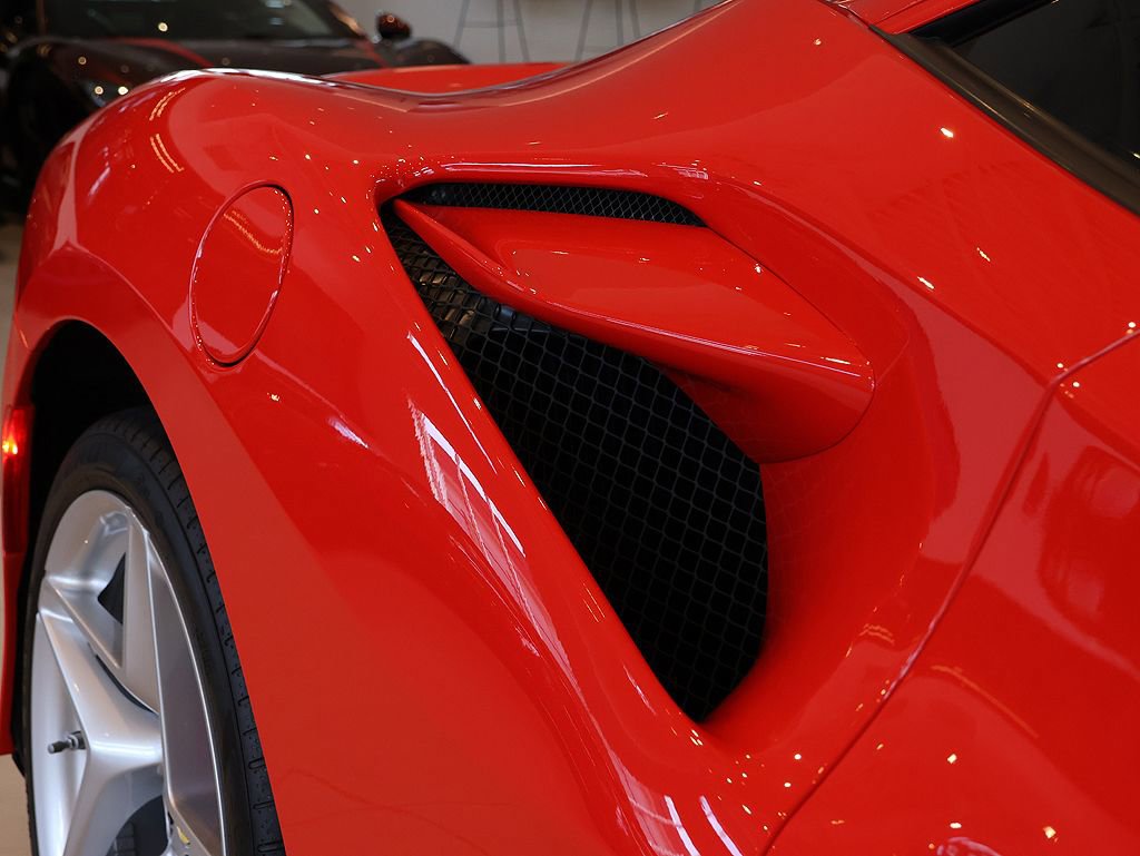 Certified 2021 Ferrari F8 Tributo RWD image 27