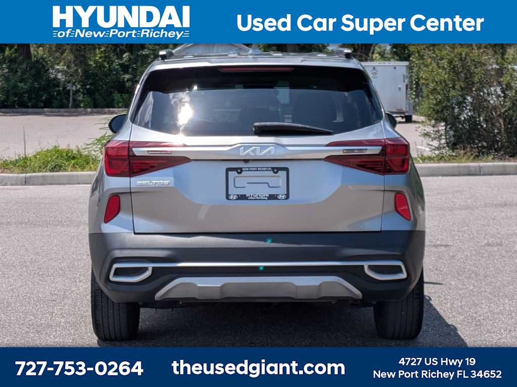 Used 2023 Kia Seltos EX AWD/4WD image 4