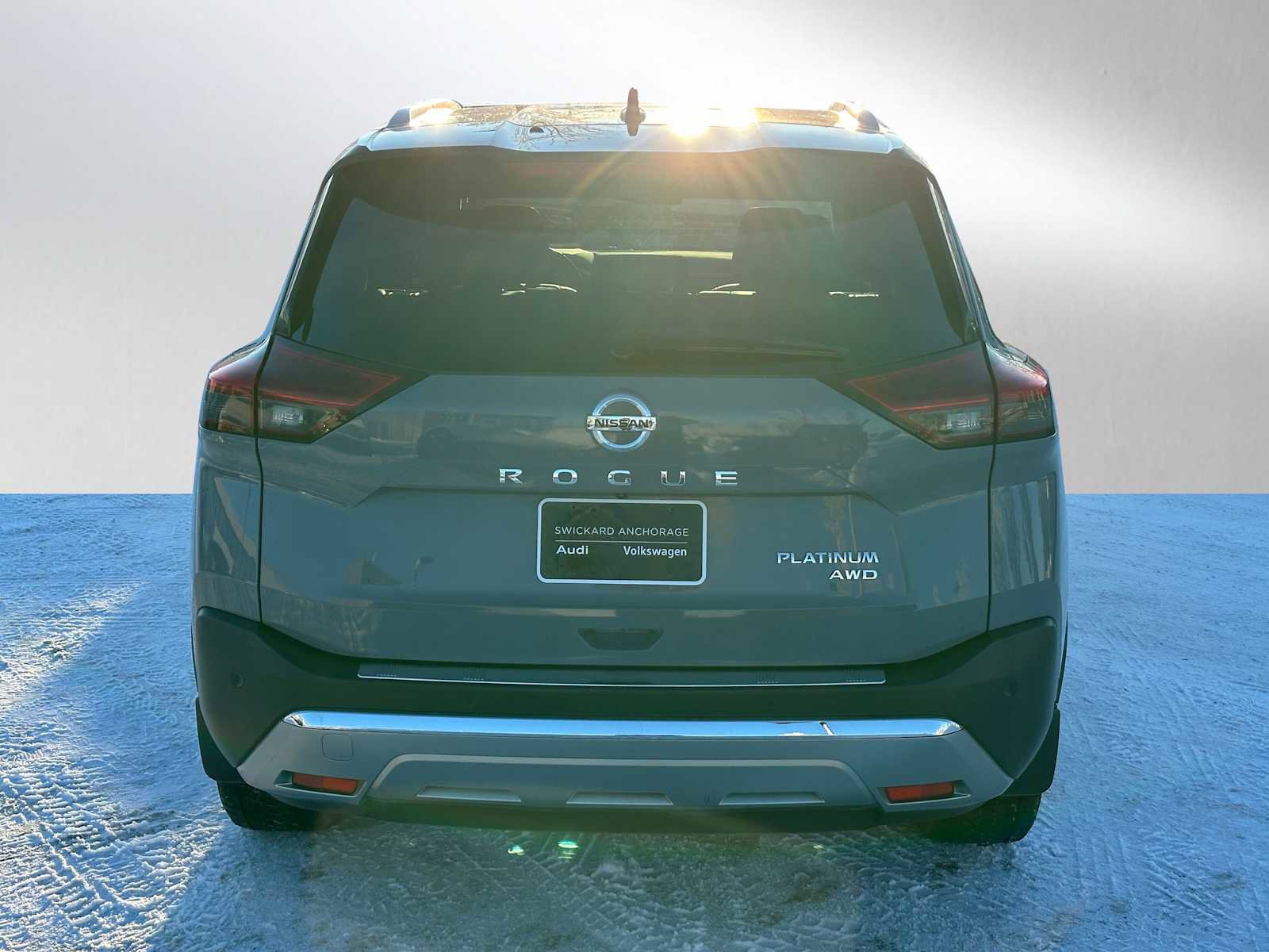 Used 2021 Nissan Rogue Platinum image 4